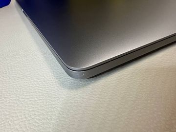 01-200528403: Apple macbook pro екр. 15.4/ core i7 2,9ghz/ ram16gb/ ssd512gb/ amd pro560 4gb/touch bar