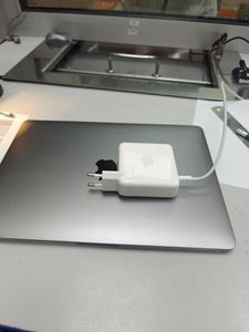 Б/в Ноутбук Apple macbook pro 2019 a2159 13,3" core i5 1,4ghz/ram8gb/ssd128gb/intel iris plus graphics 645 01-200616808