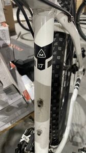 01-200612496: Marin bobcat trail 7.3 27.5"