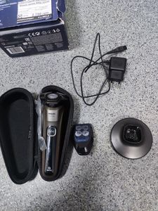 01-200612435: Philips shaver series 5000 s5589