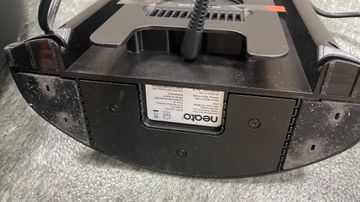 01-200630817: Neato botvac d8