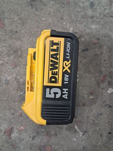 01-200743737: Dewalt dcn681n