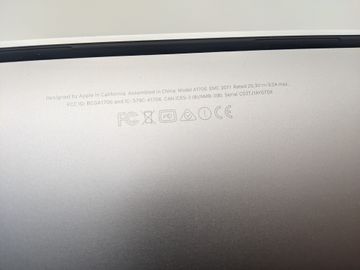 01-200609449: Apple macbook pro a1706 13.3" core i7 3.3ghz/ram 16gb/ ssd 250gb/ intel iris graphics 550 1535mb