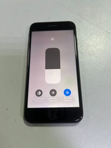 Б/в Мобільний телефон Apple iphone se 2020 64gb 01-200815493