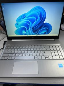 Б/у Ноутбук Hp 250 g9 i5-1235u/16gb/512gb/iris xe graphics 01-200833382