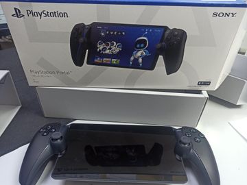 Б/у Игровая приставка Sony playstation portal remote player 01-200901874