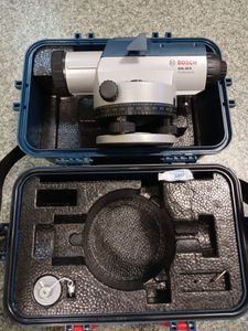 Б/в Оптичний нівелір Bosch gol 20 d + bt160 + gr500 01-200901459