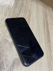Б/в Мобільний телефон Apple iphone 11 pro 64gb 01-200898073