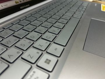 Б/в Ноутбук Asus 15/core i3-1215u ddr5/8gb ddr5/hdd *відсутній/ssd 512 gb/*інтегрована 01-200910022