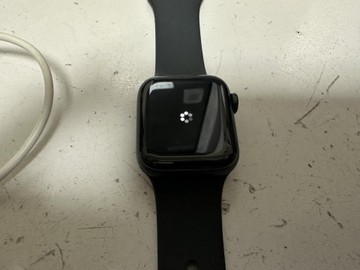 Б/в Смарт-годинник Apple watch se gps 40mm aluminum case 01-200946681
