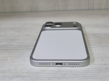 Б/в Мобільний телефон Apple iphone 17 pro max 256gb 01-200956573