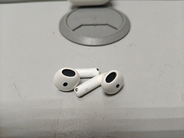 Б/у Навушники Apple airpods 4 01-201018111