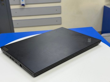 Б/в Ноутбук Lenovo ryzen 7 pro 4750u ddr4/16gb ddr4/ssd 240 gb/*інтегрована 01-201027126