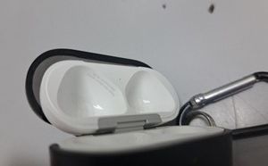 Б/у Навушники Apple airpods 4 01-201056497