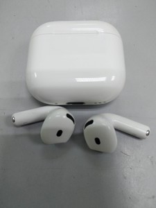 Б/в Навушники Apple airpods 4 with active noise cancellation 01-201103693