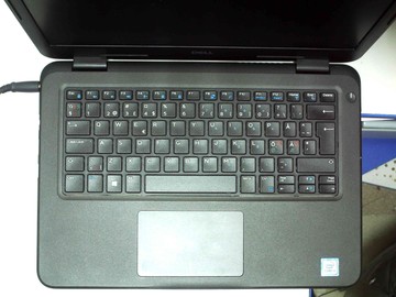 Б/в Ноутбук Dell 13/core i3 8145u ddr4/4gb ddr4/hdd *відсутній/ssd 120 gb/*інтегрована 01-201106478