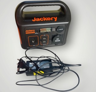 Б/в Зарядна станція Jackery explorer 240eu 01-201007136
