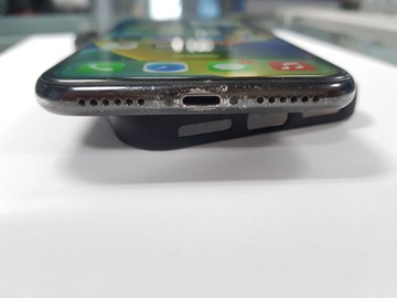 Б/в Мобільний телефон Apple iphone x 64gb 01-201117116
