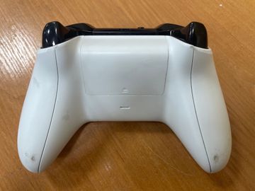 01-200534215: Microsoft xbox one s 1tb