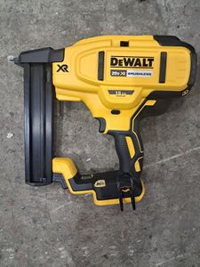 01-200743737: Dewalt dcn681n