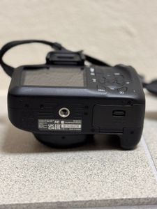 01-200779080: Canon eos 4000d + ef-s 18-55mm macro 0-25m 0,8ft