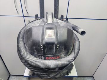 01-200783716: Bosch universal vac 15