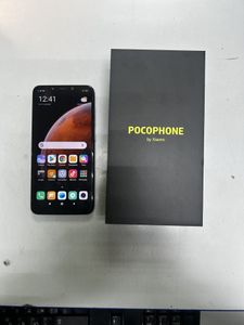 Б/в Мобільний телефон Xiaomi pocophone f1 6/128gb 01-200789629