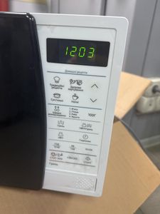 Б/в Мікрохвильова піч Samsung ge83krw-1 01-200834437