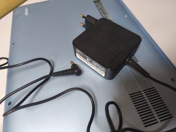 Б/у Ноутбук Lenovo 15/pentium 4415u ddr4/8gb ddr4/hdd 500 gb/ssd *відсутній/geforce 940mx 2gb 01-200854575