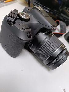 Б/у Фотоаппарат Canon eos 2000d kit ef-s 18-55mm f/3.5-5.6 iii 01-200900314