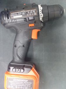 Б/в Шурупокрут Dnipro-M cd-182 +1акб 2ah +зп 01-200901858