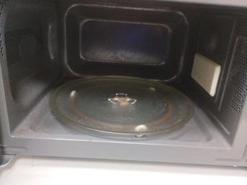 Б/у Микроволновая печь Midea mm7p012mz-b 01-200924740