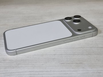 Б/в Мобільний телефон Apple iphone 17 pro max 256gb 01-200956573