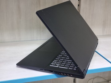 Б/в Ноутбук Schenker 17/core i7-12700h ddr4/16gb ddr4/ssd 1000 gb/geforce rtx3050 4gb 01-200991355