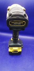 Б/в Гайковерт Dewalt dcf961h2t 01-201027199