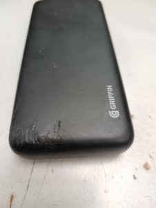 Б/в Повербанк Griffin gp-149-blk 20 000mah 01-201100952