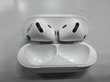Б/в Навушники Apple airpods 4 with active noise cancellation 01-201103693