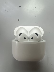 Б/в Навушники Apple airpods 4 with active noise cancellation 01-201155659