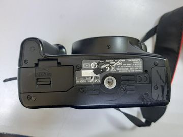 01-200738050: Canon eos 1000d body