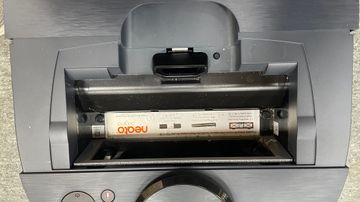 01-200630817: Neato botvac d8