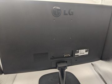 01-200788735: Lg 22mp57a