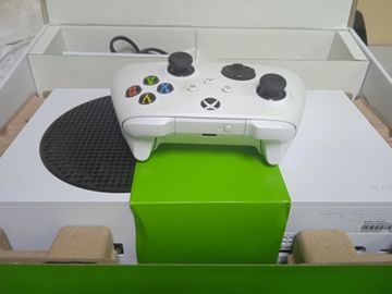 01-200795668: Microsoft xbox series s 512gb