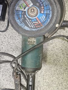 Б/у Угловая шлифмашина Makita ga9060 01-200817529