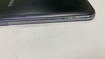 Б/в Мобільний телефон Samsung galaxy j3 2016 j320h 01-200824377