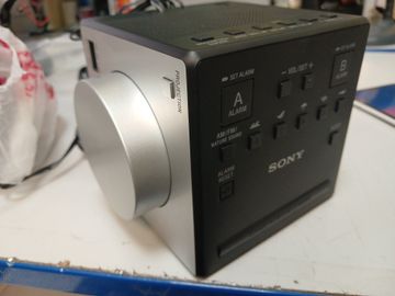 Б/у Радиоприемник Sony icf-c1pj 01-200825788