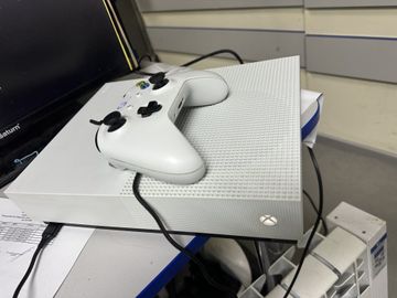 Б/в Ігрова приставка Microsoft xbox one s 1tb 01-200845038