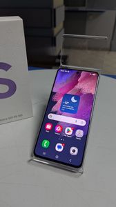 Б/в Мобільний телефон Samsung galaxy s21 fe 5g 6/128gb 01-200844075