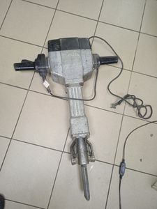 Б/у Отбойный молоток Makita hm1800 01-200848411