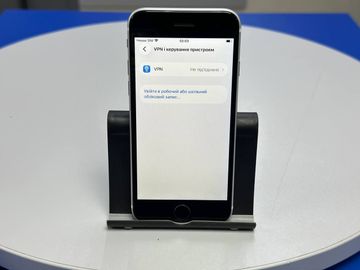 Б/в Мобільний телефон Apple iphone se 2020 64gb 01-200896001