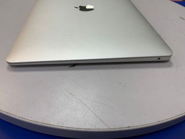 Б/в Ноутбук Apple macbook air a1932 13,3`` core i5 1,6ghz/ram8gb/ssd256gb/intel uhd graphics 617 01-200892992